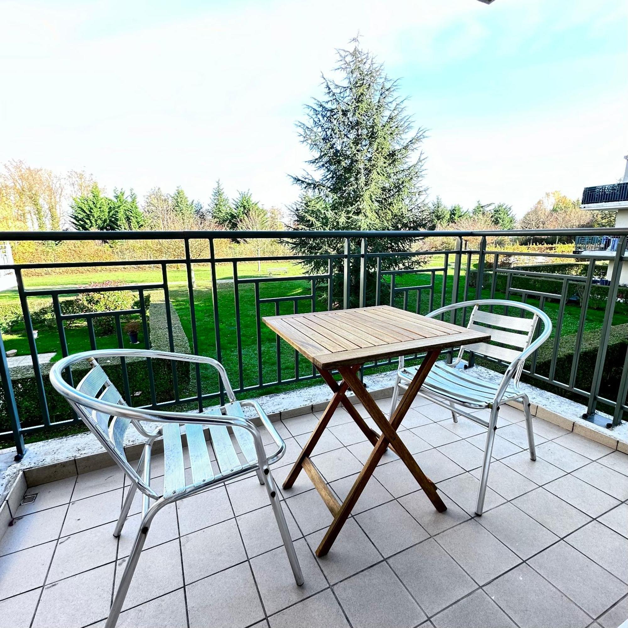 Beautiful Apartment * Parking* Disneyland 10 Min Montévrain Eksteriør billede
